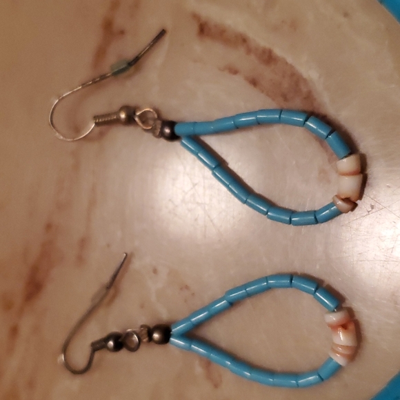 Turquoise and coral necklace and earrings set - Picture 4 of 5